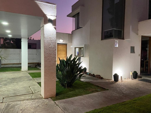 Venta Casa O 5D en suite Walk-in cl&oacute;set 5B 4E 1B Chicureo - Colina