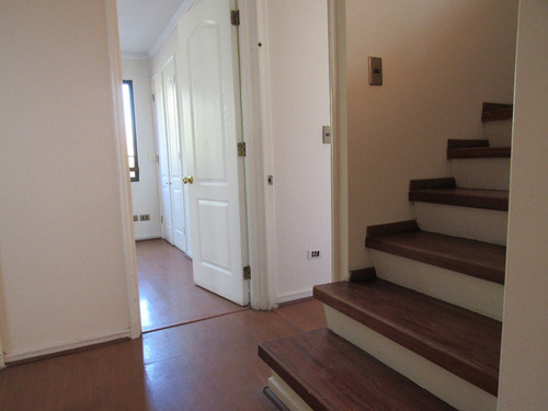 Arriendo Casa NOSP 5D en suite Walk-in cl&oacute;set 4B 3E 2B San Carlos de Apoquindo - Las Condes