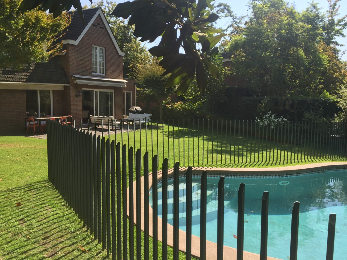 Venta Casa NO 5D en suite Walk-in cl&oacute;set 4B 3E 3Bd Los Dominicos - Las Condes