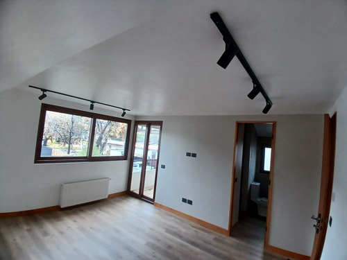 Venta Casa NO 5D en suite Walk-in cl&oacute;set 3B 2E 1B Estadio Croata - Vitacura