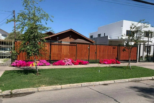 Venta Casa 3D en suite Walk-in cl&oacute;set 3B 2E 1B Rotonda Atenas - Las Condes