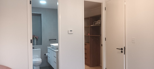 Arriendo Departamento N 2D en suite Walk-in cl&oacute;set 2B 1E 1B Plaza San Enrique - Lo Barnechea
