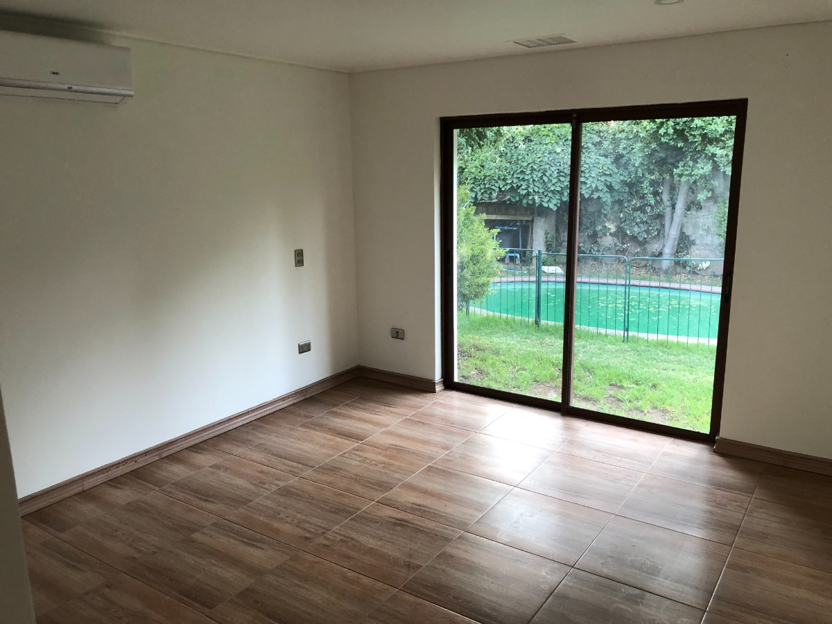 Venta Casa NOSP 5D en suite Walk-in cl&oacute;set 4B 3E Carlos Ossand&oacute;n - La Reina