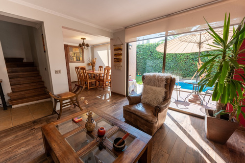 Venta Casa NOSP 4D en suite Walk-in cl&oacute;set 4B 3E 1B Carlos Ossand&oacute;n - La Reina