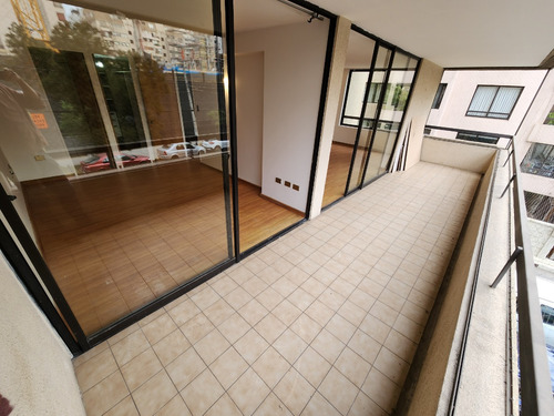 Arriendo Departamento NO 3D en suite Walk-in cl&oacute;set 3B 1E 1B Metro Manquehue - Apumanque - Las Condes