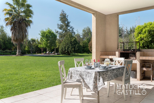 Venta Casa NO 4D en suite Walk-in cl&oacute;set 5B 2E 1B Chicureo - Colina