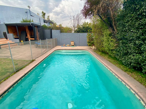 Arriendo Casa NO 5D en suite Walk-in cl&oacute;set 5B 3E Los Dominicos - Las Condes