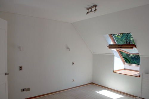 Venta Casa NOSP 5D en suite Walk-in cl&oacute;set 5B 3E 1B La Dehesa - Lo Barnechea