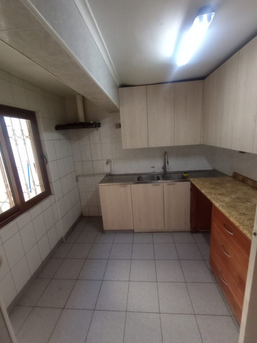 Arriendo Casa NO 4D 3B 3E 2B Estadio Croata - Vitacura