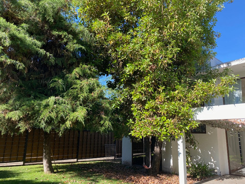 Venta Casa SO 4D en suite Walk-in cl&oacute;set 4B 5E 2B Carlos Ossand&oacute;n - La Reina