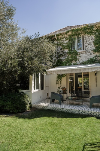 Venta Casa 5D 3B 1E Barrio El Golf - Las Condes