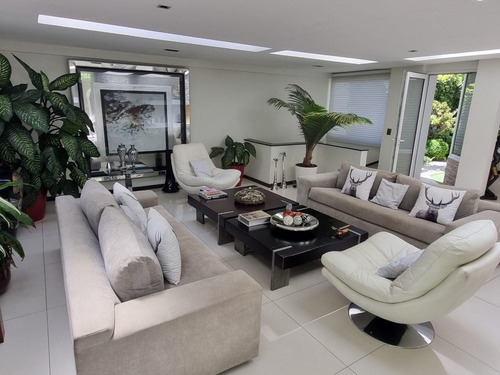 Venta Casa NO 5D en suite Walk-in cl&oacute;set 6B 3E 2B La Dehesa - Lo Barnechea