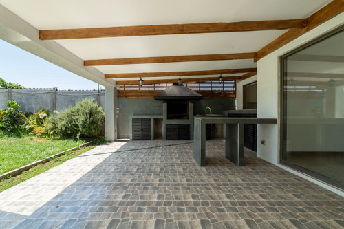 Venta Casa 3D en suite Walk-in cl&oacute;set 3B 4E 1B Chicureo - Colina