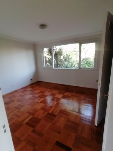 Venta Casa NOSP 3D 2B 2E Metro Hernando de Magallanes - Las Condes