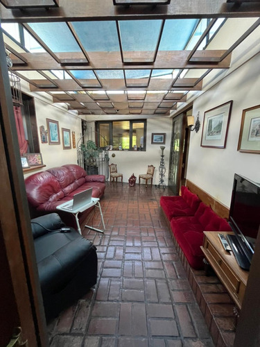 Venta Casa 6D en suite 3B 6E 1B Metro Manquehue - Apumanque - Las Condes