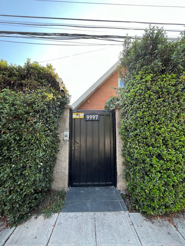 Arriendo Casa NO 2D 1B 2E Los Dominicos - Las Condes
