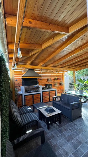 Venta Casa 4D 3B 2E Centro de Colina - Colina