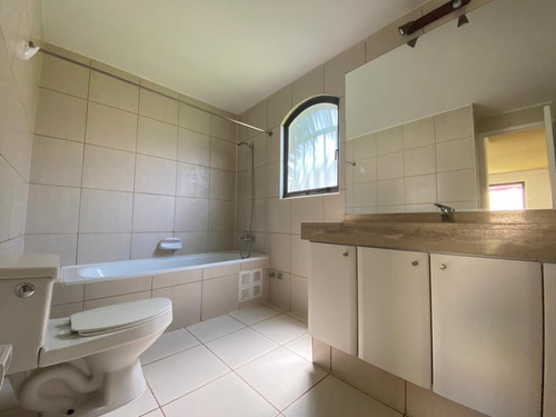 Arriendo Departamento SP 5D en suite Walk-in cl&oacute;set 4B 2E Valle Escondido - Lo Barnechea