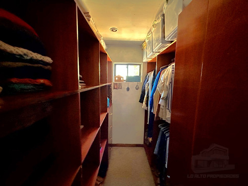 Venta Casa 5D en suite Walk-in cl&oacute;set 4B 4E 1B Metro Sim&oacute;n Bolivar - La Reina