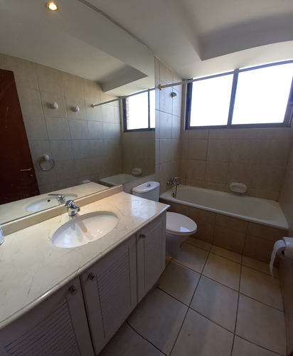 Arriendo Departamento 4D en suite Walk-in cl&oacute;set 4B 3E 1B Parque Arauco - Las Condes