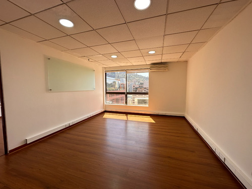 Arriendo Oficina 4B Pedro de Valdivia - Providencia