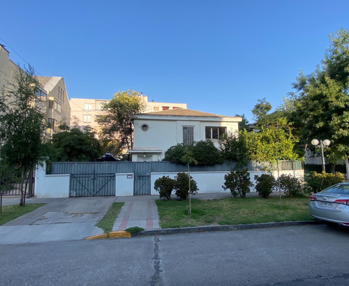 Venta Casa NOSP 8D 4B 6E 2B Las Lilas - Providencia