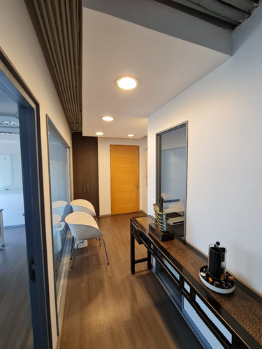 Arriendo Oficina 1B 1E Metro Manquehue - Apumanque - Las Condes