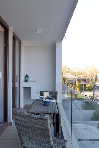 Arriendo Departamento O 2D en suite 2B 1E Metro Hernando de Magallanes - Las Condes