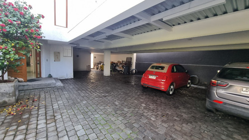 Venta Casa NO 5D en suite Walk-in cl&oacute;set 5B 10E 2B Los Dominicos - Las Condes