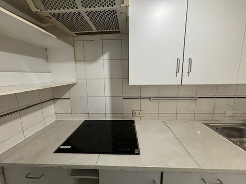 Arriendo Departamento 2D en suite Walk-in cl&oacute;set 2B 1E 1B Barrio El Golf - Las Condes