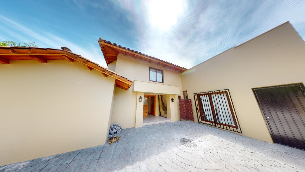 Arriendo Casa NO 3D en suite Walk-in cl&oacute;set 4B 3E 1Bd La Dehesa - Lo Barnechea