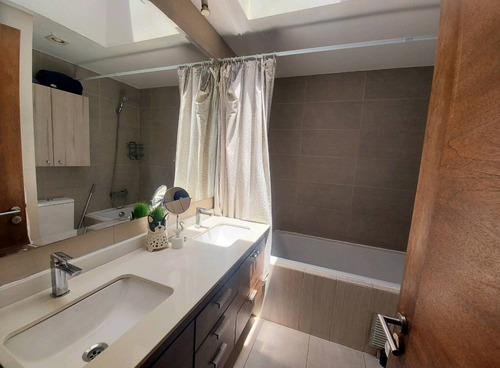 Arriendo Casa 3D 3B 1E 1B Metro Hernando de Magallanes - Las Condes