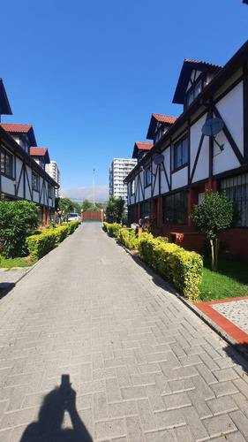 Arriendo Casa N 4D en suite 3B 1E 1B Plaza Ega&ntilde;a - &Ntilde;u&ntilde;oa