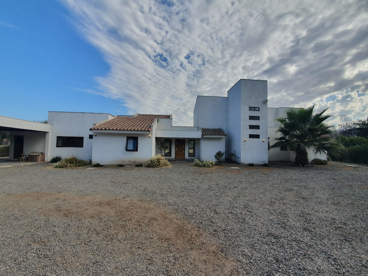 Arriendo Casa NOSP 5D en suite Walk-in cl&oacute;set 5B 10E 1Bd Chicureo - Colina