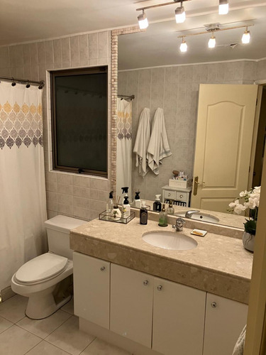 Arriendo Casa O 5D en suite Walk-in cl&oacute;set 3B 2E 2B San Carlos de Apoquindo - Las Condes