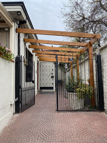 Arriendo Oficina 2B 1E Barrio Italia - Providencia