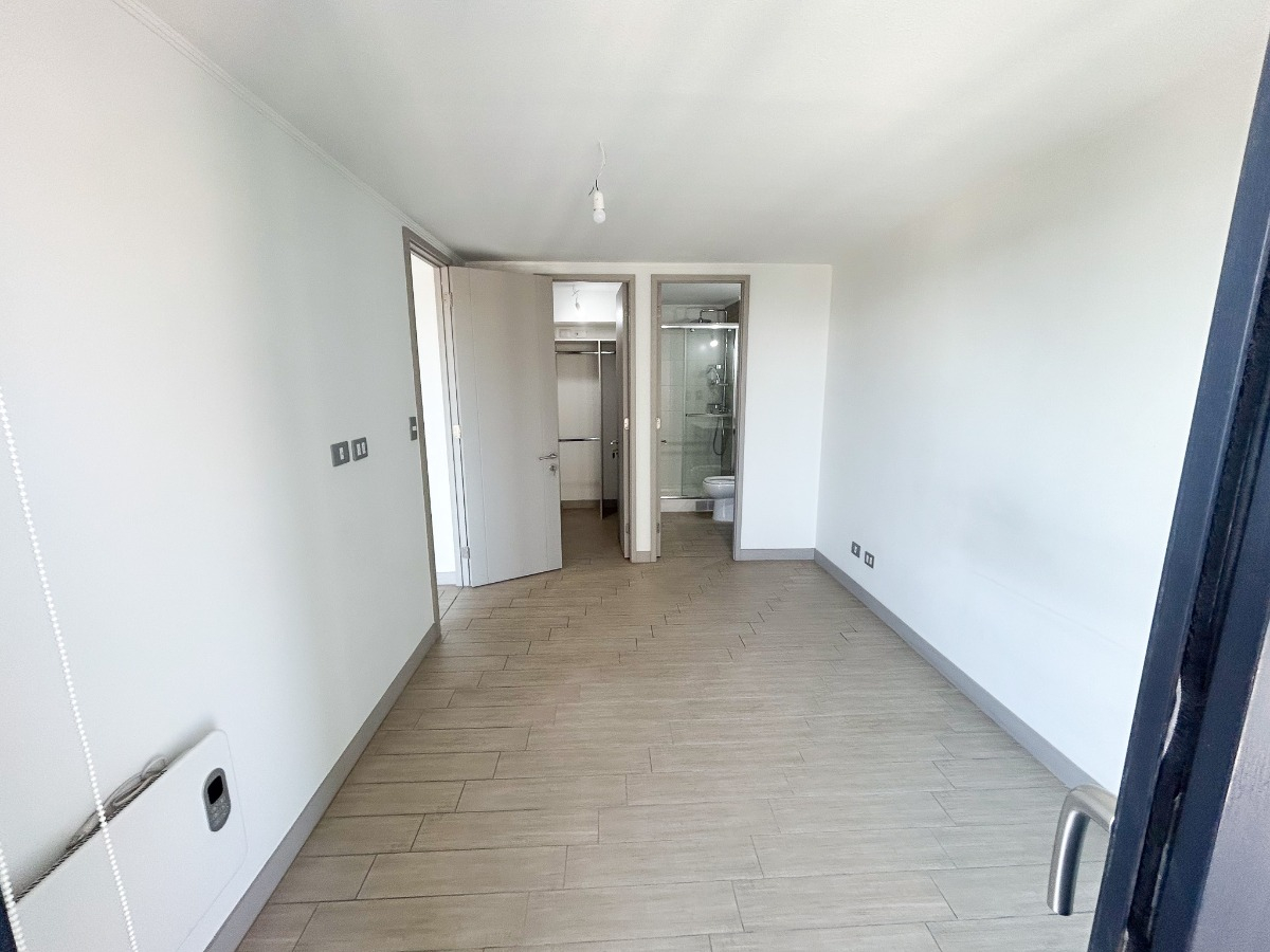 Venta Departamento P 2D en suite Walk-in cl&oacute;set 2B 1E 2Bd Plaza Ega&ntilde;a - &Ntilde;u&ntilde;oa