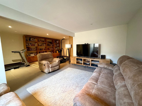 Venta Casa NO 5D en suite Walk-in cl&oacute;set 6B 3E 1B San Carlos de Apoquindo - Las Condes