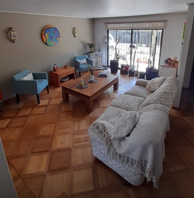 Venta Casa NO 5D 2B 3E 1Bd Sebasti&aacute;n Elcano - Las Condes