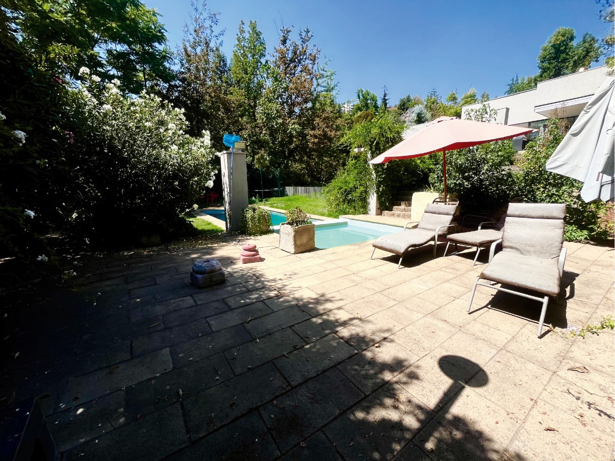 Venta Casa NO 5D en suite Walk-in cl&oacute;set 4B 9E 3Bd El Huinganal - Lo Barnechea