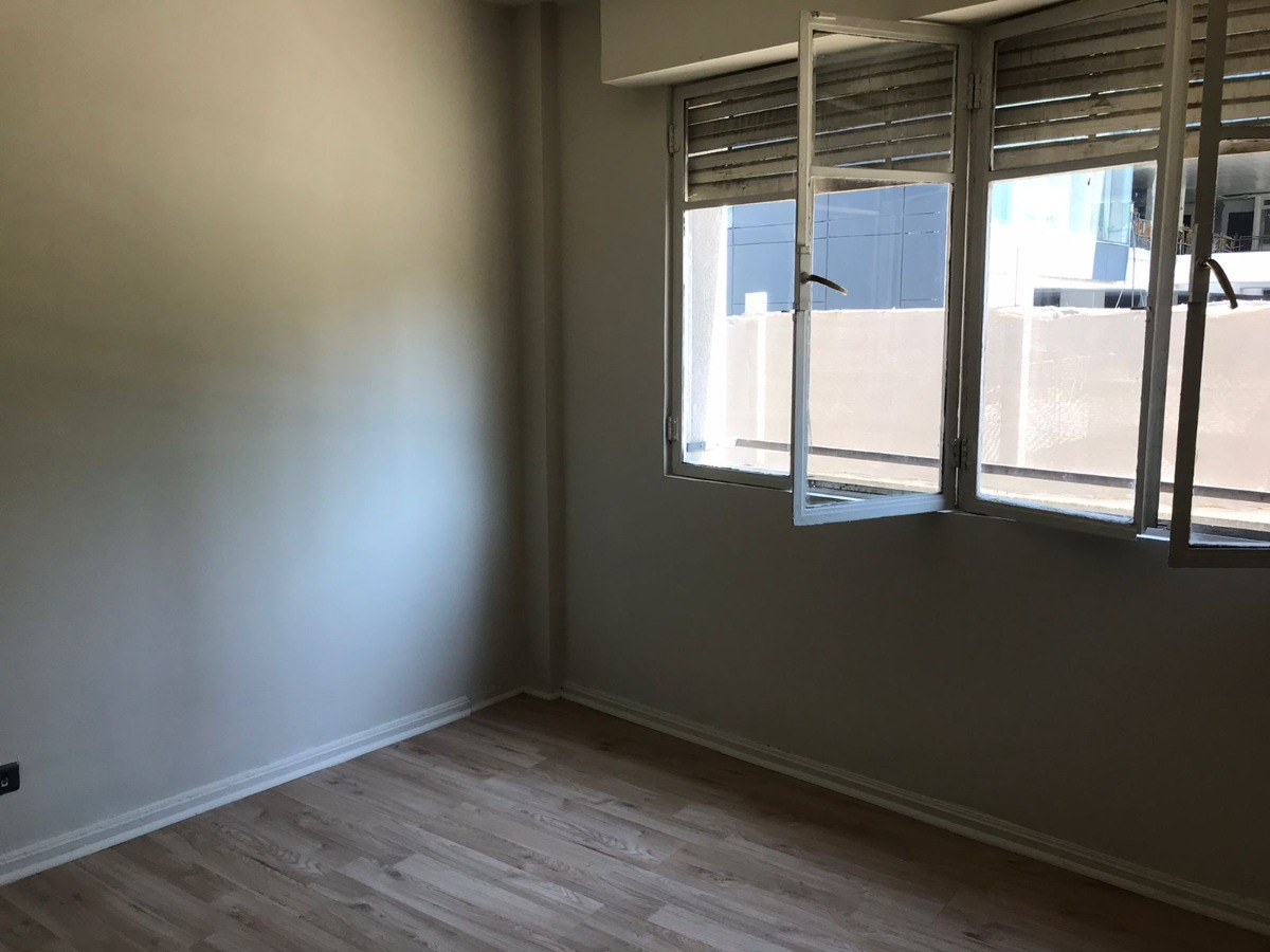 Venta Oficina 1B Plaza Italia - Providencia