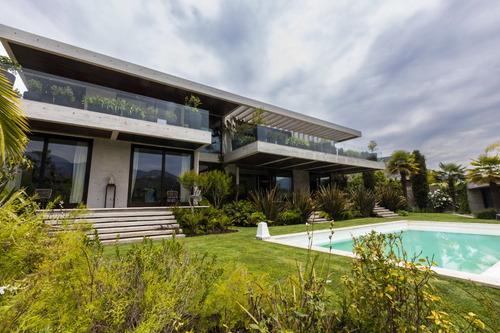 Venta Casa NO 3D en suite Walk-in cl&oacute;set 4B 8E 1B La Dehesa - Lo Barnechea