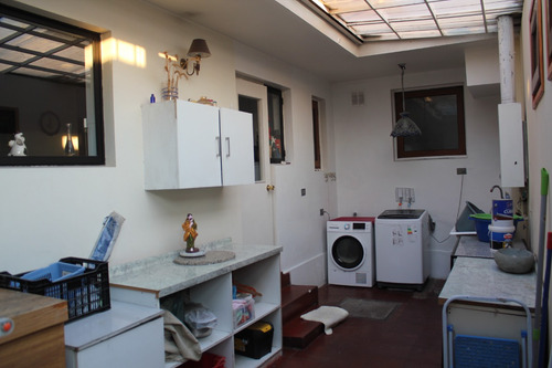 Venta Casa 7D en suite 4B 3E 1B Borde R&iacute;o - Casa Piedra - Vitacura