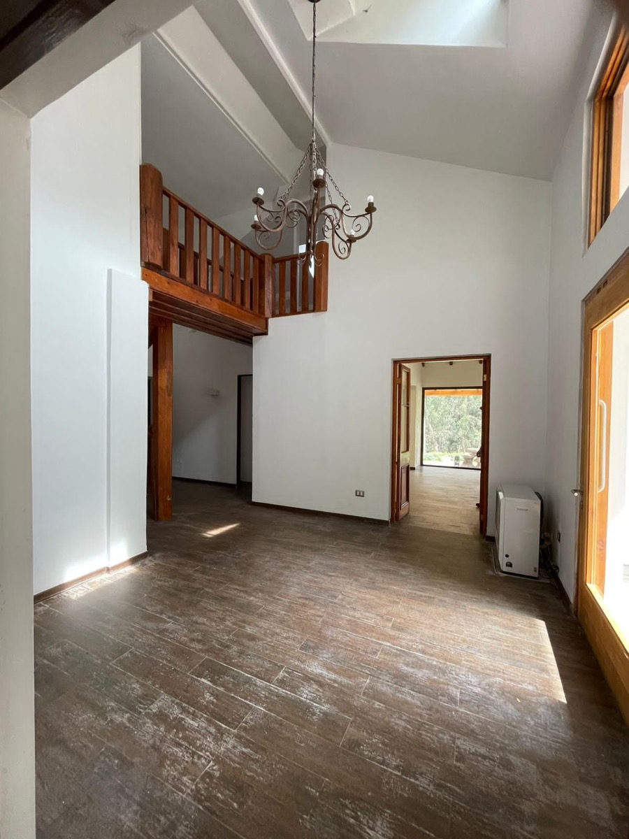 Venta Casa SO 4D en suite Walk-in cl&oacute;set 5B 4E 2Bd Camino a Farellones - Lo Barnechea