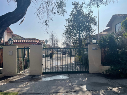 Venta Casa NO 5D en suite Walk-in cl&oacute;set 5B 4E Carlos Ossand&oacute;n - La Reina