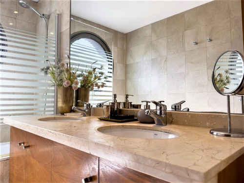 Arriendo Departamento NO 2D en suite Walk-in cl&oacute;set 3B 1E 1B Barrio El Golf - Las Condes