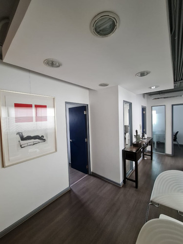 Arriendo Oficina 1B 1E Metro Manquehue - Apumanque - Las Condes