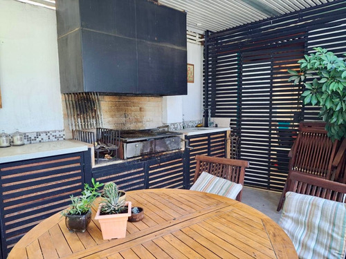 Venta Casa NO 3D en suite Walk-in cl&oacute;set 2B 6E 1B Metro Pr&iacute;ncipe de Gales - Country Club - La Reina