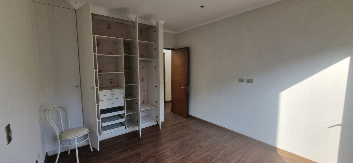 Venta Casa O 4D en suite Walk-in cl&oacute;set 4B 4E 1Bd Chicureo - Colina
