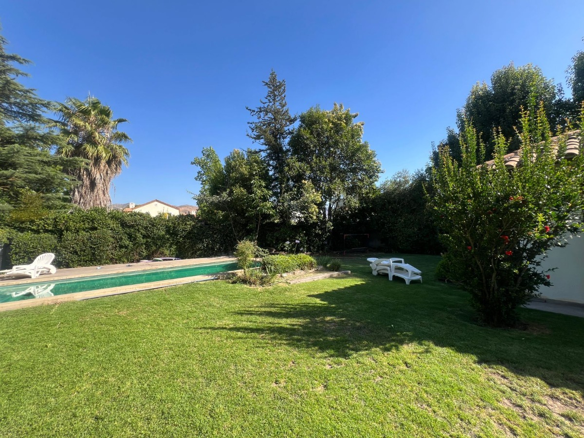 Venta Casa NO 4D en suite Walk-in cl&oacute;set 4B 2E Chicureo - Colina